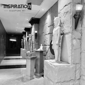 Anubis dio egiziano della statua morta figurina con finitura in oro nero dipinto - Product Image 6