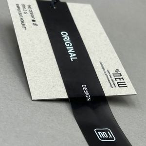 Etiquetas personalizadas tejidas de satén para ropa para etiqueta colgante de plástico de marca - Product Image 5