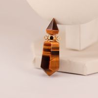 Haute qualité couleur naturelle luciole cristal pierre pointu hexagone colonne aromathérapie bouteille cristal collier hommes femmes
