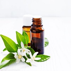 Extrait concentré <span class=keywords><strong>de</strong></span> <span class=keywords><strong>fleur</strong></span> <span class=keywords><strong>d</strong></span>'orange amère naturelle en vrac, liquide aromatisant hydrosoluble pour boissons et préparation <span class=keywords><strong>alimentaire</strong></span> - Product Image 3