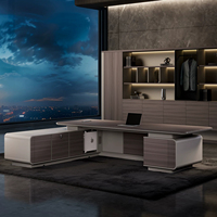Meubles de bureau haut de gamme pour PDG, bureau de direction luxueux en forme de L, placage bois avec éclairage LED et panneau frontal côtelé pour directeur