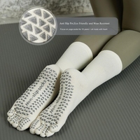 Vente chaude Femmes Fitness Pilates Yoga Sport Antidérapant Haute Qualité Coton Personnalisé Long Grip Chaussettes Pilates