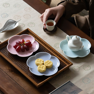 Assiette à dessert en forme de pétale, en porcelaine, forme de fleur, plateau à thé et à collations d'inspiration zen, plateau à fruits, style simple - Product Image 1