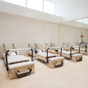 Cama de <span class=keywords><strong>Pilates</strong></span> de Madera de Roble de Grado Comercial, Máquina de Ejercicios de <span class=keywords><strong>Pilates</strong></span> Profesional, Venta Directa de Fábrica, Yingjimei - Product Image 2