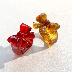 Vente en gros de bagues d'été à la mode bijoux à paillettes colorées en résine acrylique nœud 3D ouvert bague réglable pour femmes - Product Image 6