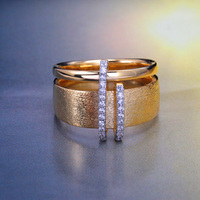 Bride Talk Luxuriöser Kupfer-Gold Kreuzschichtiger Ring mit Gebürsteter Oberfläche und Kubischen Zirkonia-Akzenten Breiter Ring für Party und Alltag