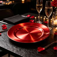 Assiettes de présentation classiques dorées écologiques de style américain Wojia 13 pouces, sous-assiettes en plastique électroplaqué pour la décoration de table de fête