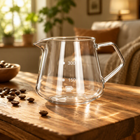 HIGHWIN OEM ODM Server Kopi Kaca Borosilikat 400ml 600ml Pitcher Kopi Tuang dengan Skala