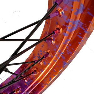 Juego <span class=keywords><strong>de</strong></span> Ruedas Supermoto Personalizadas <span class=keywords><strong>de</strong></span> 17 Pulgadas, <span class=keywords><strong>Llantas</strong></span> Bicolor con Diseño Splatter para Motocicletas Todoterreno, Piezas <span class=keywords><strong>de</strong></span> Repuesto y Mejora <span class=keywords><strong>Supermotard</strong></span> - Product Image 3