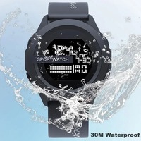Nouvelle Montre de Sport Homme Digitale Lumineuse Date Semaine Chronomètre Étanche Affaires Horloge 40mm Affichage Cadran Bracelet Silicone