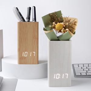 Suporte de Caneta de Madeira para Mesa Quadrada com Relógio Alam e LED Digital de Temperatura, Hora e Data, Ativado por Voz para Organizador de Mesa de Escritório - Product Image 6