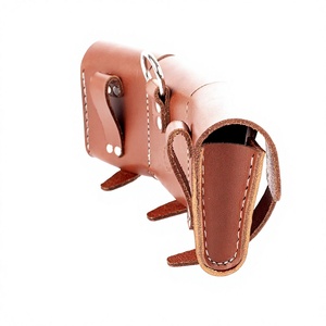 Organizador de Cuero Marrón Artesanal Hecho a Mano con Múltiples Compartimentos, Bolsa Triple para Cinturón, Accesorio para Reenactamiento Histórico - Product Image 3