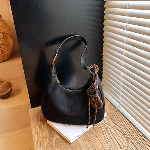 Nuevo bolso de hombro de gamuza a la moda, estilo retro, con acabado mate, para mujer, otoño e invierno - Product Image 3