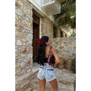 ชุดบอดี้สูทลายดอกไม้สีดำแต่งหน้าต่างโปร่งพร้อมผ้าถักตกแต่งด้วยลูกไม้ - Product Image 2