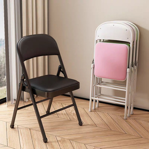 Silla de Comedor Plegable de Plástico Negra Moderna, Económica, Impermeable y Ecológica para Jardín, Hogar y Uso en Exteriores - Product Image 4