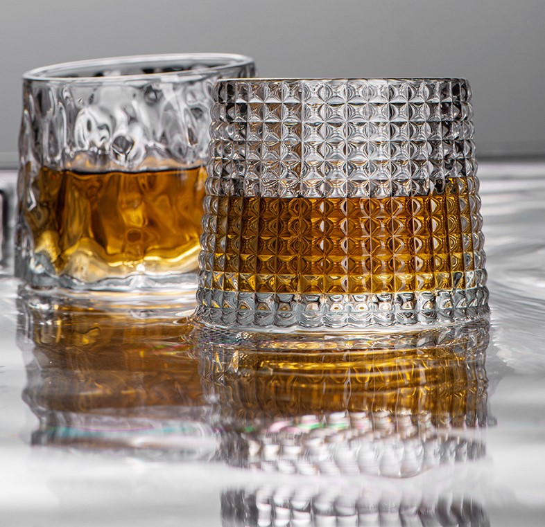Thickened rotating crystal glass whiskey glass tumbler glass
