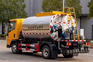 HOWO 5M3 Emulsified Bitumen Sprayer Truck Constant Temperature Asphalt Distributor For Cold Mix Pavement Projects - Product Image 4