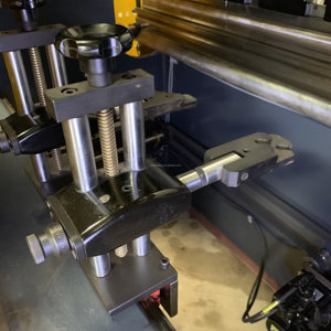 5000mm 3200mm 4 Axis <strong>CNC</strong> Sheet <strong>Bending</strong> <strong>Machine</strong> 160Ton Hydraulic E21 Press Brake <strong>Machine</strong> - Product Image 5