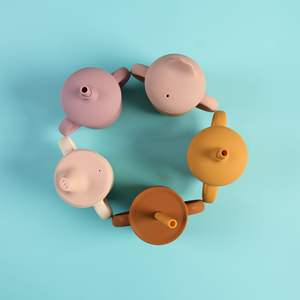 Karikatür çocuk tasarımı ile özel 2-in-1 silikon eğitim fincanı Sippy pipetli bardak kapak kolu bebek besleme içme malzemeleri - Product Image 3