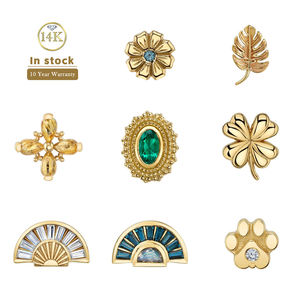 Bijou de piercing fin en or massif 14K, à fixation sans filetage, motifs fleur, feuille, trèfle, éventail, patte, pour cartilage, hélix, labret, avec dos plat et système push-in - Product Image 1