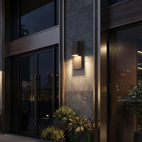Applique murale LED extérieure étanche à faisceau réglable en aluminium moulé sous pression IP65 pour l'extérieur des bâtiments