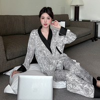 Pyjama en satin pour femmes RUIYI, luxueux, rayé noir et blanc, col en V, pour l'été/l'automne/le printemps, robe de nuit sexy pour filles tendance
