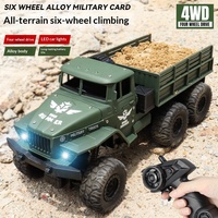 Camion militaire télécommandé tout-terrain 2,4 GHz en plastique, haute vitesse, avec fonction de chargement de marchandises et lumières, portée 40 m