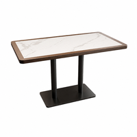 Tabouret de salle à manger, assise ronde rembourrée, structure en bois avec anneau de repose-pieds circulaire pour café, bistrot, hôtel et restaurant