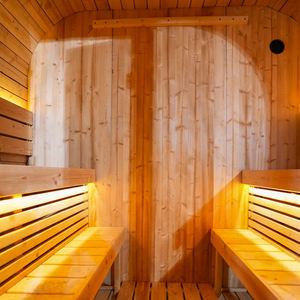 Sauna humide/sec moderne en bois massif de cèdre rouge, d'épinette et de pin pour 3 à 4 personnes avec poêle de sauna de 6 kW, écologique pour villa - Product Image 5