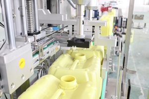 Machine automatique <span class=keywords><strong>de</strong></span> pesage, remplissage et bouchage <span class=keywords><strong>de</strong></span> bidons HDPE <span class=keywords><strong>de</strong></span> <span class=keywords><strong>20</strong></span> L pour huile <span class=keywords><strong>de</strong></span> cuisson, ligne <span class=keywords><strong>de</strong></span> remplissage <span class=keywords><strong>de</strong></span> fûts chimiques <span class=keywords><strong>de</strong></span> <span class=keywords><strong>20</strong></span> <span class=keywords><strong>litres</strong></span> - Product Image 6