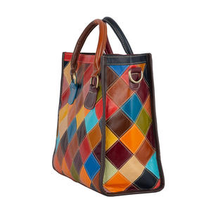 Sac en cuir lisse à carreaux colorés de nouveau style récemment populaire, sac à bandoulière de conception de niche, sac à dos de vacances de grande capacité - Product Image 3