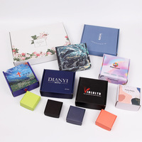 Boîte pliante en forme d'avion avec fenêtre transparente, en carton kraft et blanc, petite boîte d'emballage carrée créative personnalisable, en stock