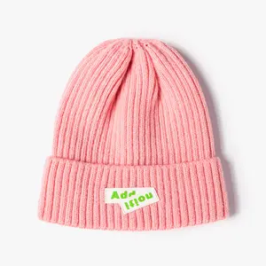 Topi rajut Logo kustom topi Beanie Jacquard huruf wanita topi wol pria tanpa tepi siswa Pasangan hangat