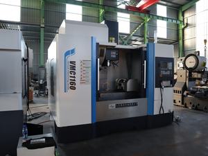VMC1160 3 4 <span class=keywords><strong>5</strong></span> محور <span class=keywords><strong>CNC</strong></span> آلة طحن شعبية مركز بالقطع العمودي BT40/BT50 المغزل تفتق واحد المغزل <span class=keywords><strong>CNC</strong></span> فريسادورا - Product Image 3