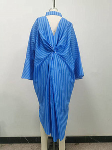 เดรสลำลองลายทางประดับเพชรพลอยสำหรับผู้หญิงไซส์ใหญ่ สไตล์หลวมๆ ผ่าข้าง แฟชั่นขายดีประจำฤดูร้อน - Product Image 6