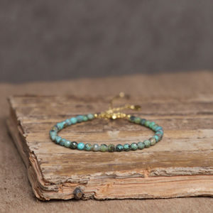 Bracciale Bohémien da Donna con Pietre Naturali da 4mm e Catene in Acciaio Inossidabile Ispirato allo Yoga, Meditazione e Guarigione Delicato con Perline - Product Image 4