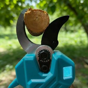 Forbici Elettriche Ricaricabili con Display LCD Digitale per Potatura di Alberi da Frutto e Rami - Product Image 2