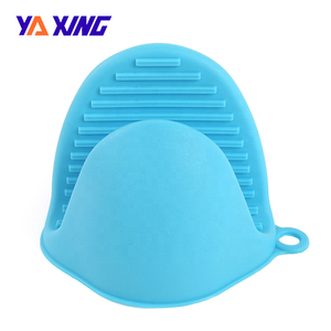 Maniques de <span class=keywords><strong>four</strong></span> en <span class=keywords><strong>silicone</strong></span> épaisses et résistantes à la chaleur, fabriquées en matériau de qualité alimentaire supérieure - Product Image 4