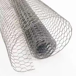 Grillage hexagonal galvanisé antirouille pour poulaillers, nichoirs à lapins, construction de volières, clôtures de terrains et murs de soutènement - Product Image 6