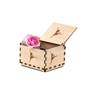 Scatola personalizzata in legno Music Box manovella moderna scatola quadrata incisa Laser per la raccolta - Product Image 4