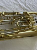 Konser Populer Bermain Tuba Kuningan Kuning 3 Piston Model Tuba
