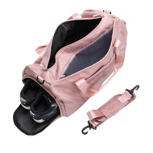 Sac de voyage pliable multifonctionnel en tissu avec logo personnalisé, grand sac de sport et de gym, sac de sport pour l'entraînement - Product Image 4