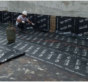 Membrane d'étanchéité en bitume modifié appliquée au chalumeau, prix d'usine, imperméable à l'eau et à la chaleur, pour toiture plate - Product Image 3