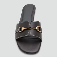 Sandales plates à bride unique en métal avec mors de cheval pour femme, à bout ouvert, à enfiler, deux couleurs, pour l'été, décontractées, pour la plage ou le quotidien