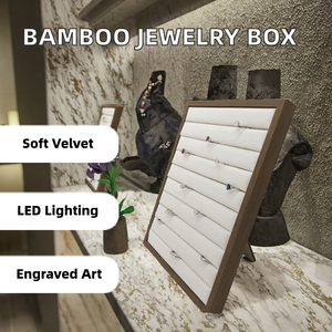 Bandeja de joyería cuadrada de bambú al por mayor con LED para exhibir anillos, collares, pulseras, colgantes y pendientes, con múltiples compartimentos de terciopelo y cuero PU - Product Image 2