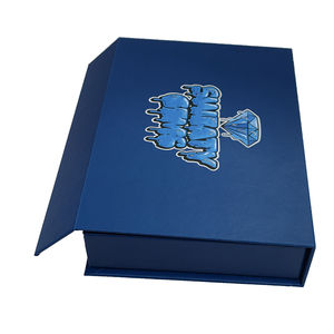 กล่องบรรจุภัณฑ์เครื่องประดับสีน้ำเงินหรูหราเป็นมิตรกับสิ่งแวดล้อม กล่องของขวัญช็<span class=keywords><strong>อก</strong></span><span class=keywords><strong>โก</strong></span><span class=keywords><strong>แล</strong></span><span class=keywords><strong>ต</strong></span>แบบกำหนดเองรีไซเคิลได้ พร้อมแม่เหล็กและแผ่นโฟมเสริม - Product Image 5