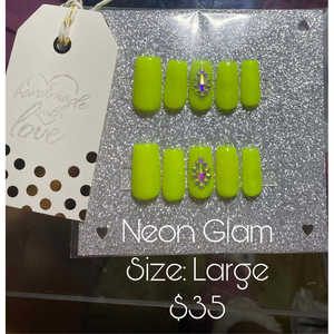 Ensemble d'ongles carrés en acrylique Neon Glam avec pierres sur les doigts moyens, longueur moyenne - Product Image 1