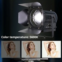 Projecteur LED Fresnel Professionnel 150W 180mm CRI98 5600K avec Contrôle DMX512/WiFi/APP, Zoom Manuel, Refroidissement Naturel et Volets Réflecteurs