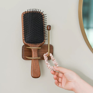 Support <span class=keywords><strong>mural</strong></span> en bois de noyer noir pour brosses <span class=keywords><strong>à</strong></span> <span class=keywords><strong>cheveux</strong></span> et élastiques, sans perçage, pour la maison, l'hôtel et la salle de bain - Product Image 4