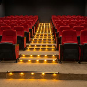 Profilé LED Premium pour Escaliers avec Éclairage Jaune Chaud pour Cinémas et Auditoriums - Product Image 1